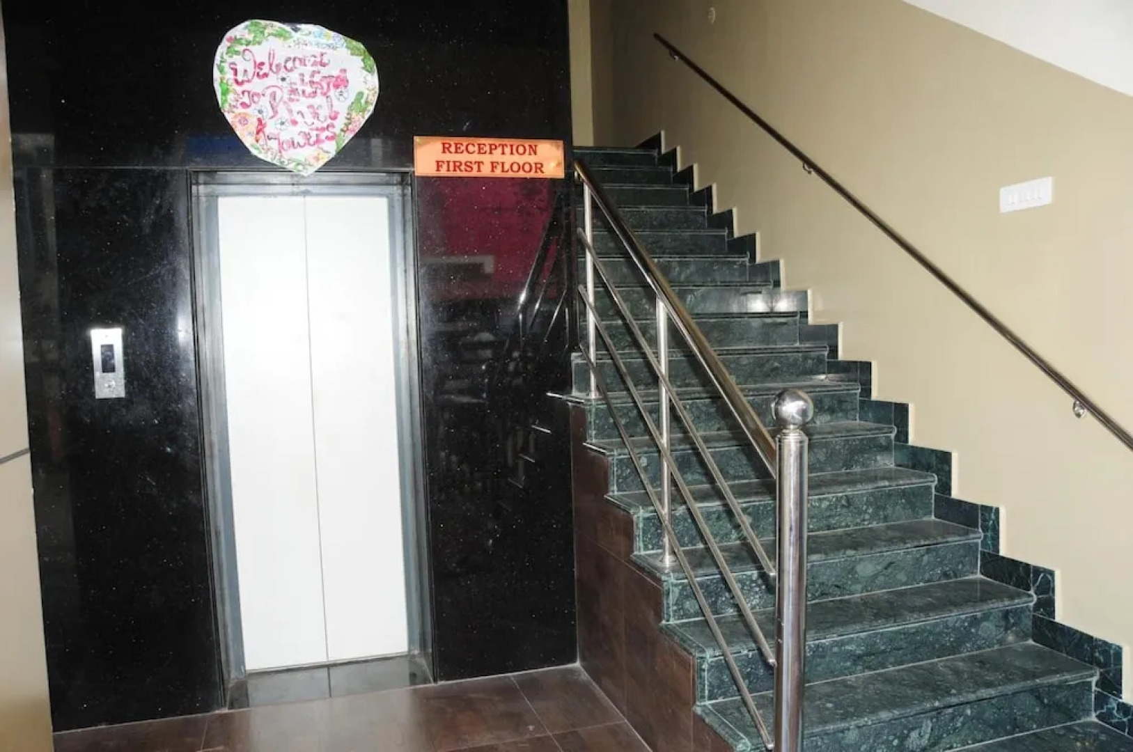 Hotel Rathnavel Towers