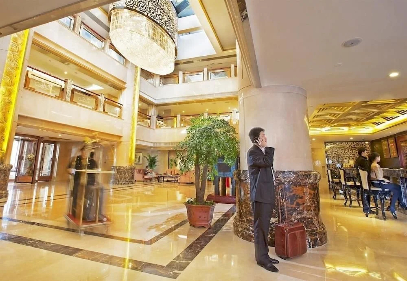 Huangjingang Holiday Hotel