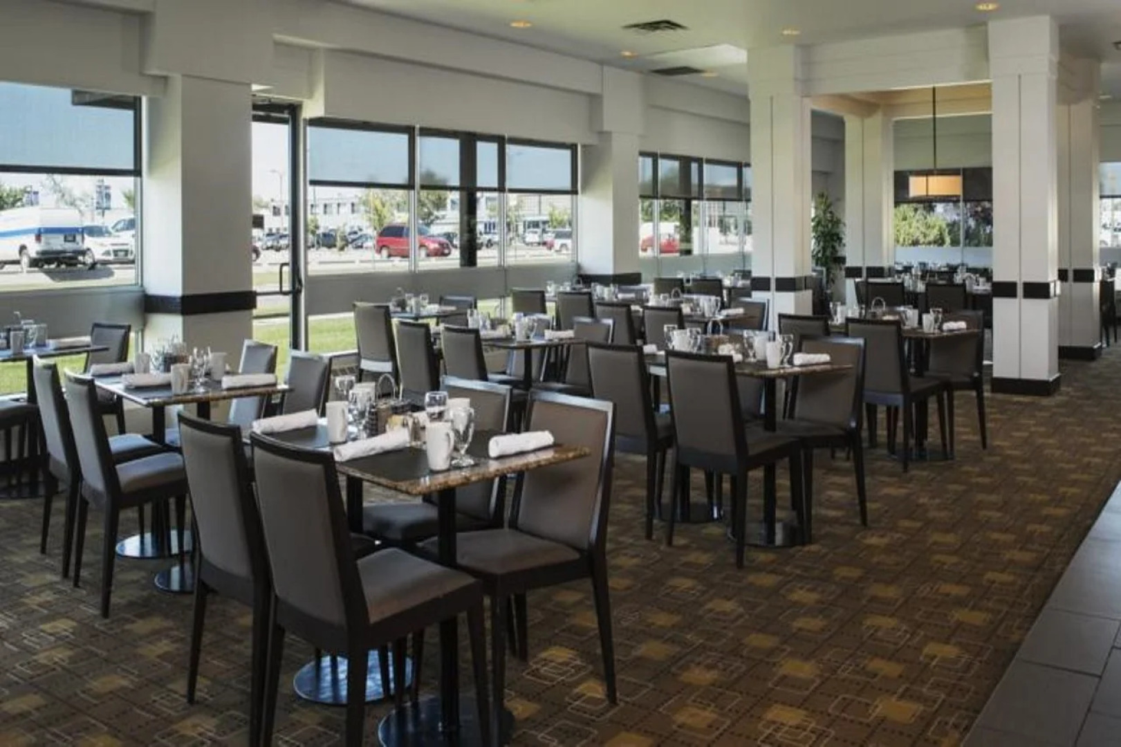 Hilton Winnipeg Airport Suites