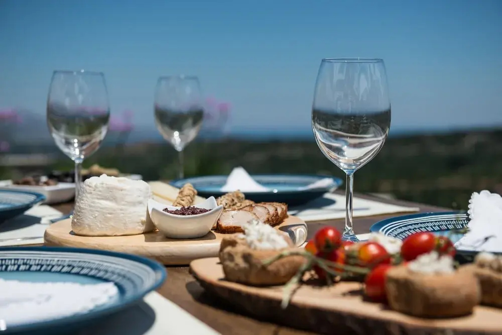 Elevated Peaceful Villa With Private Heated Pool Jacuzzi and Panoramic Views