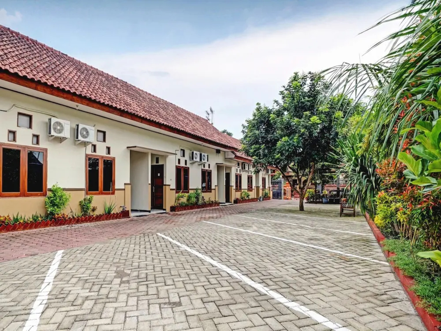 Sakinah Family Residence by OYO Rooms
