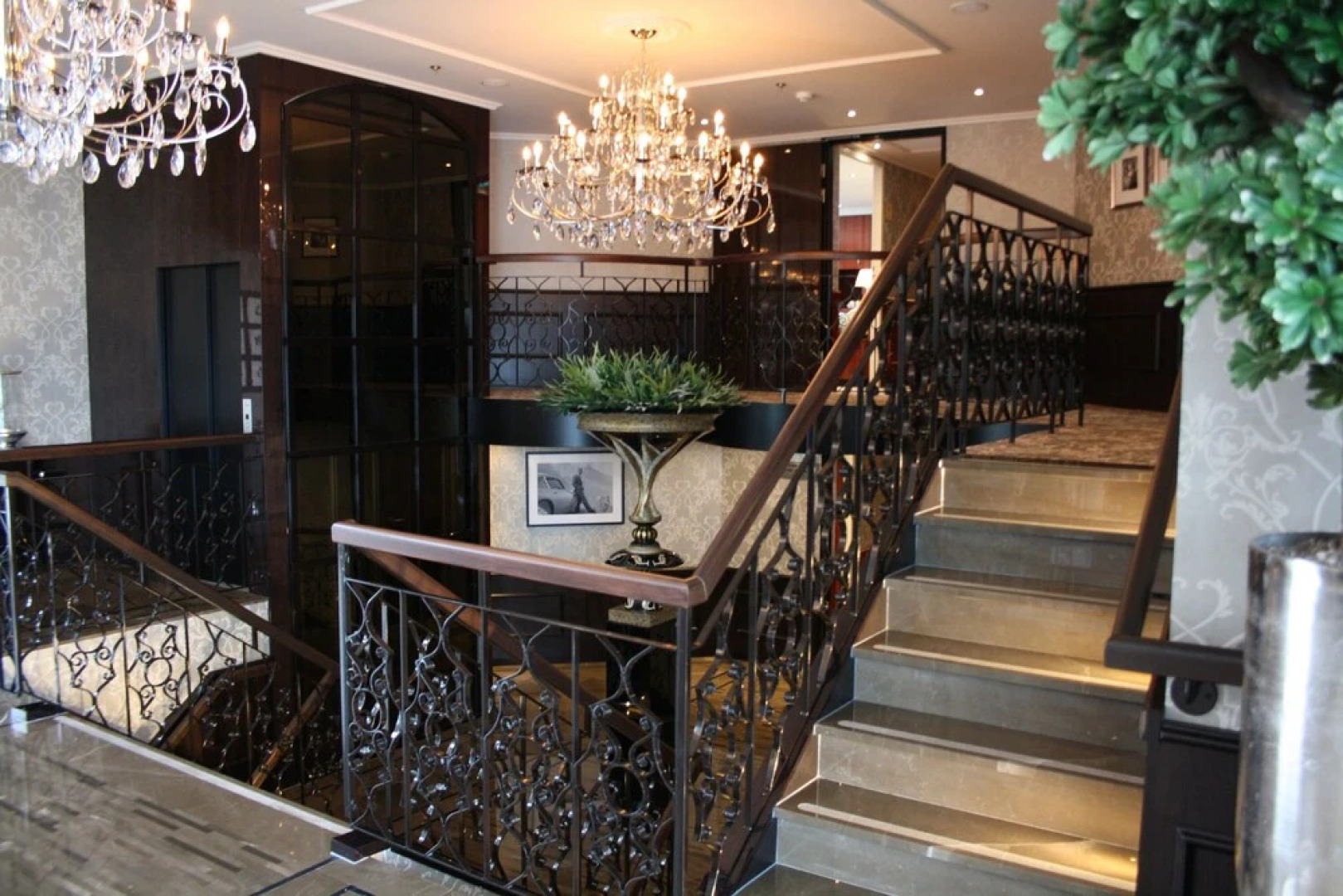 Crossgates Hotelship 3 Star - Osthafen - Frankfurt