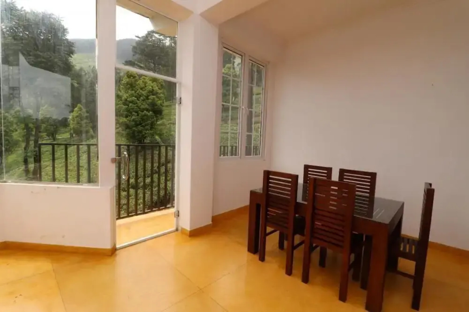 OYO 122 Glenloch Tea Factory Hotel