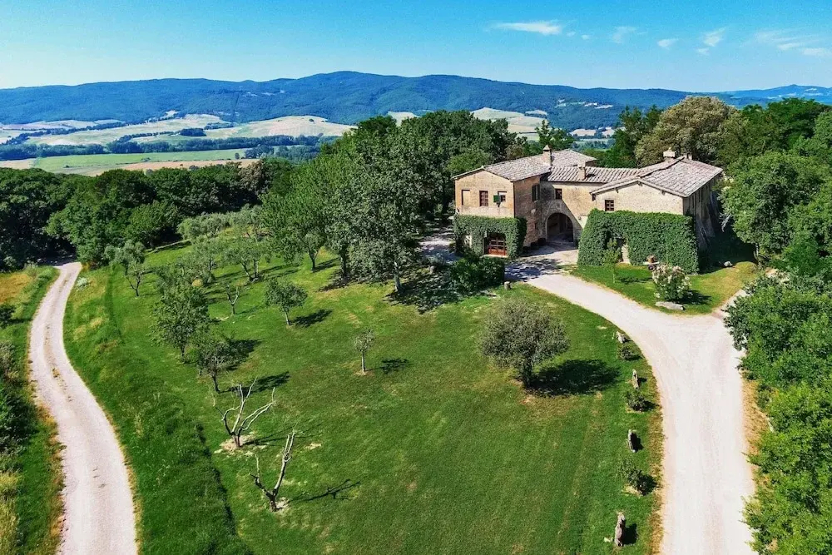Villa With 8 Bedrooms in Buonconvento, With Private Pool, Furnished Garden and Wifi - 90 km From the Beach