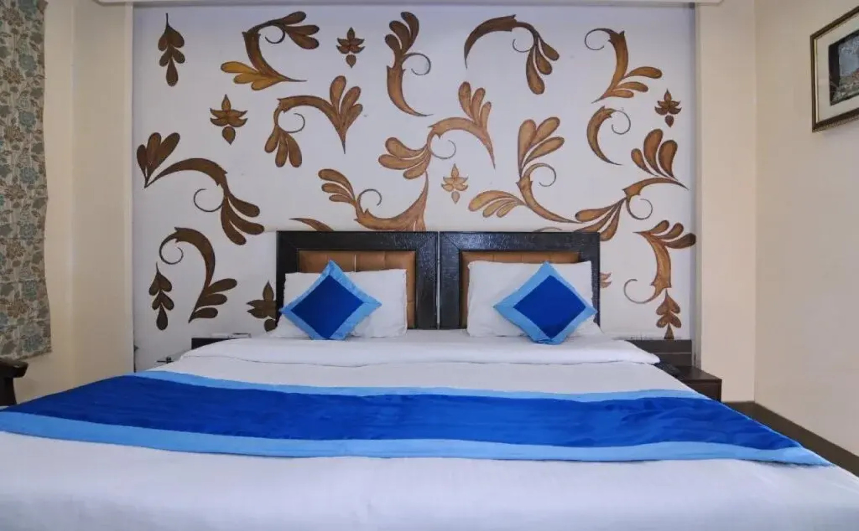 RB Grand Residency by OYO Rooms