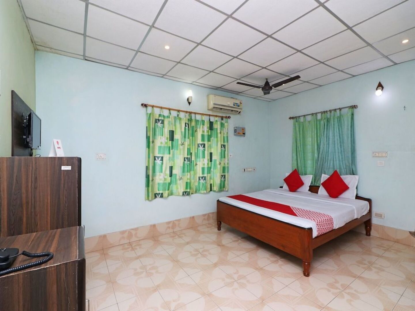 OYO 16101 Samrat Holiday Inn