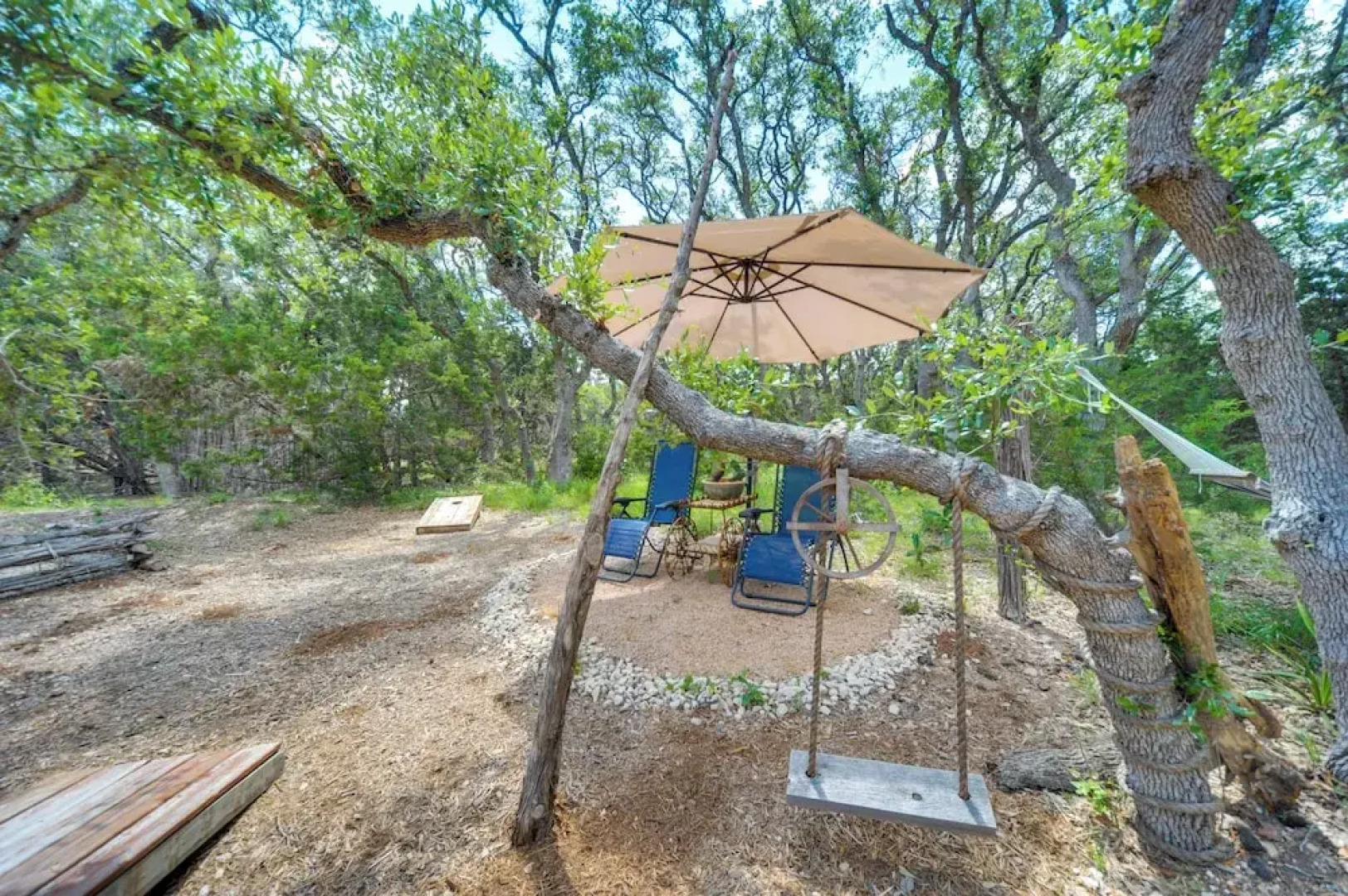 Snuggle Inn Wimberley Cabin w/ Fire Pit + Deck