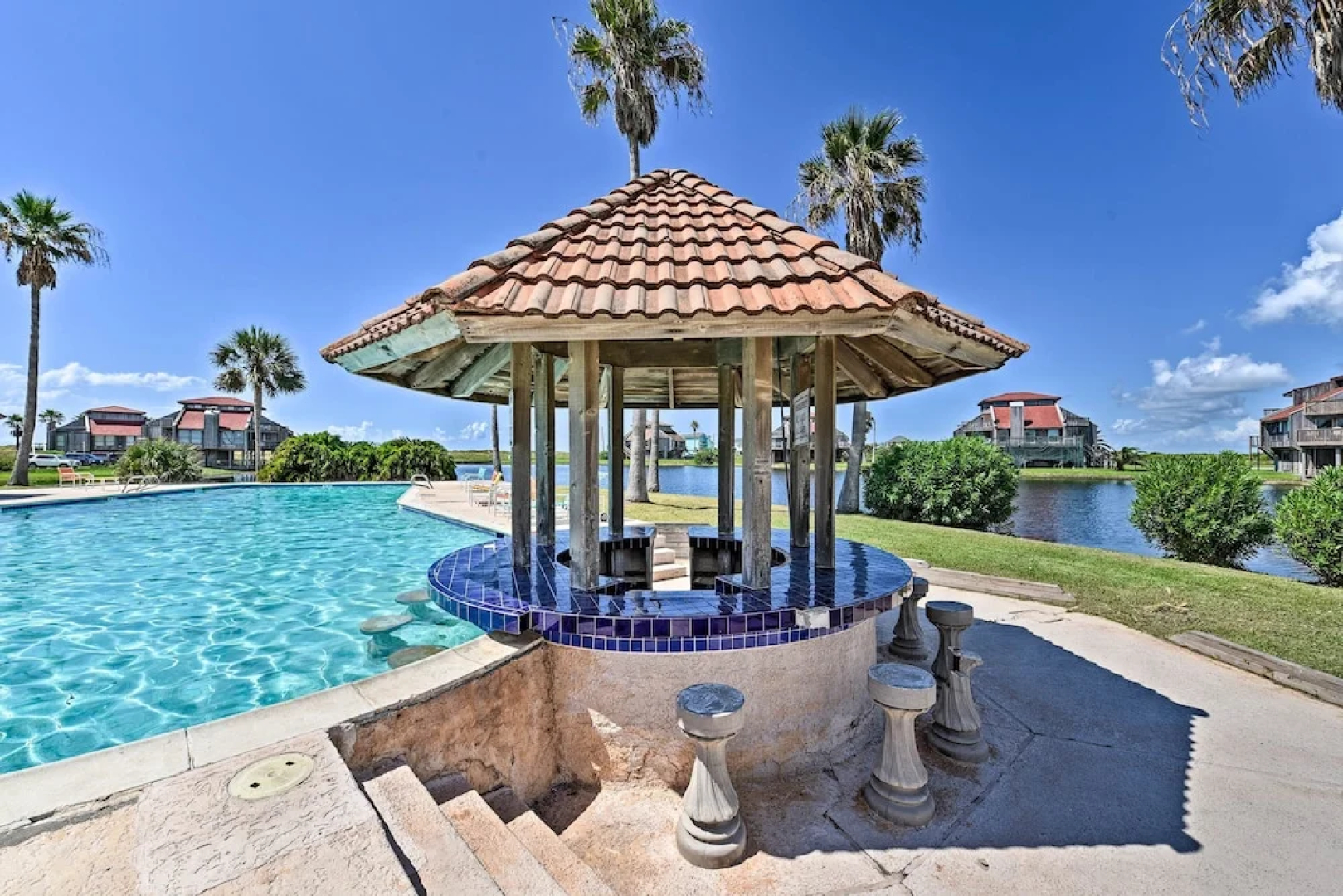 Matagorda Townhome W/deck, Views, Pool Access