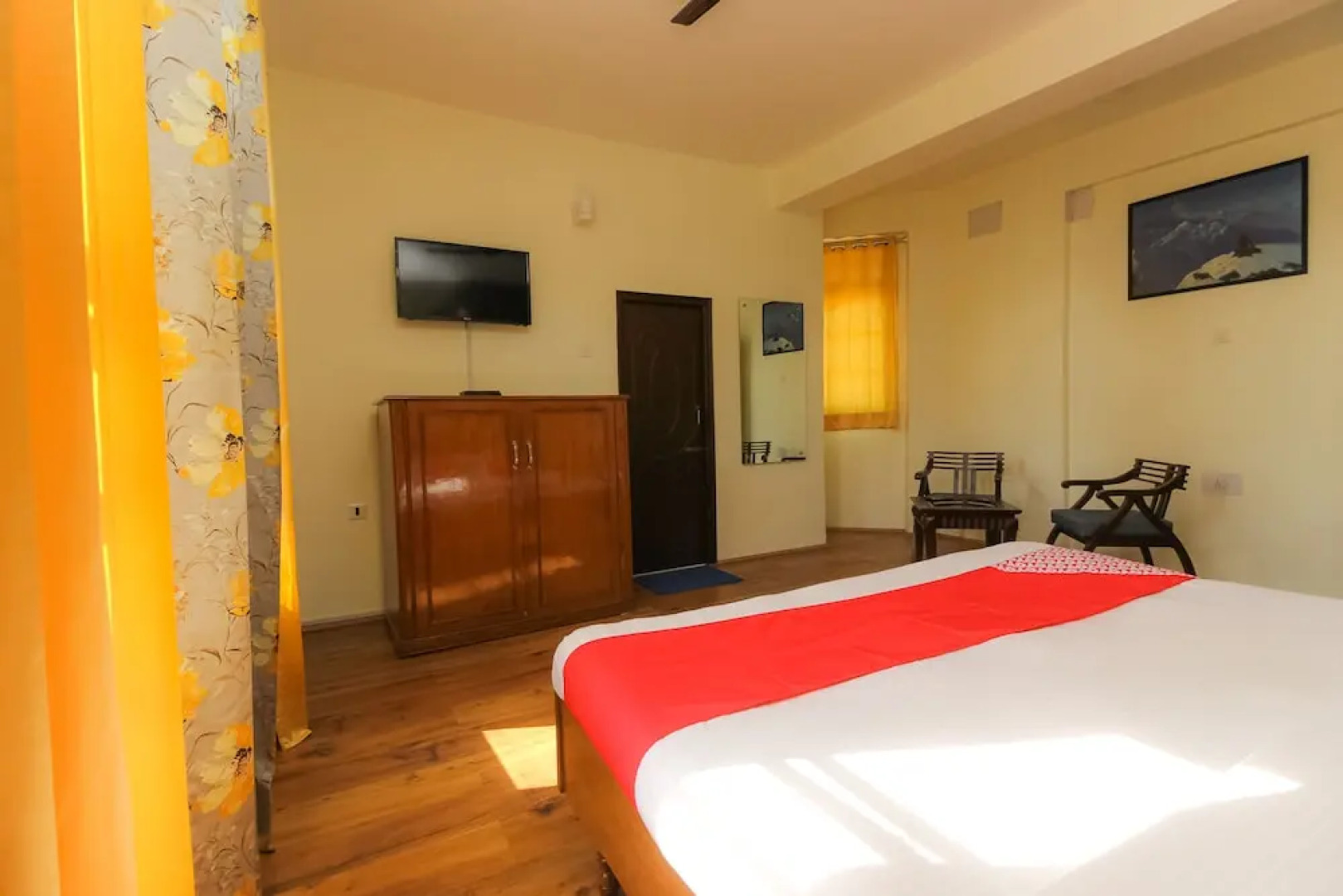 OYO 24539 Hotel Isvara Inn