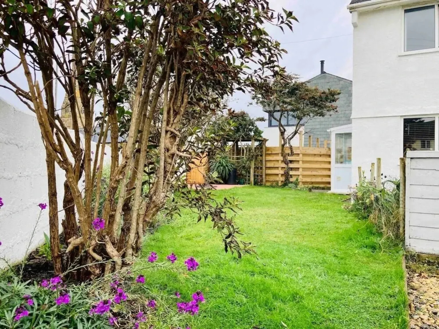 Cosy Classy 2-bed Maisonette, Village nr Newquay
