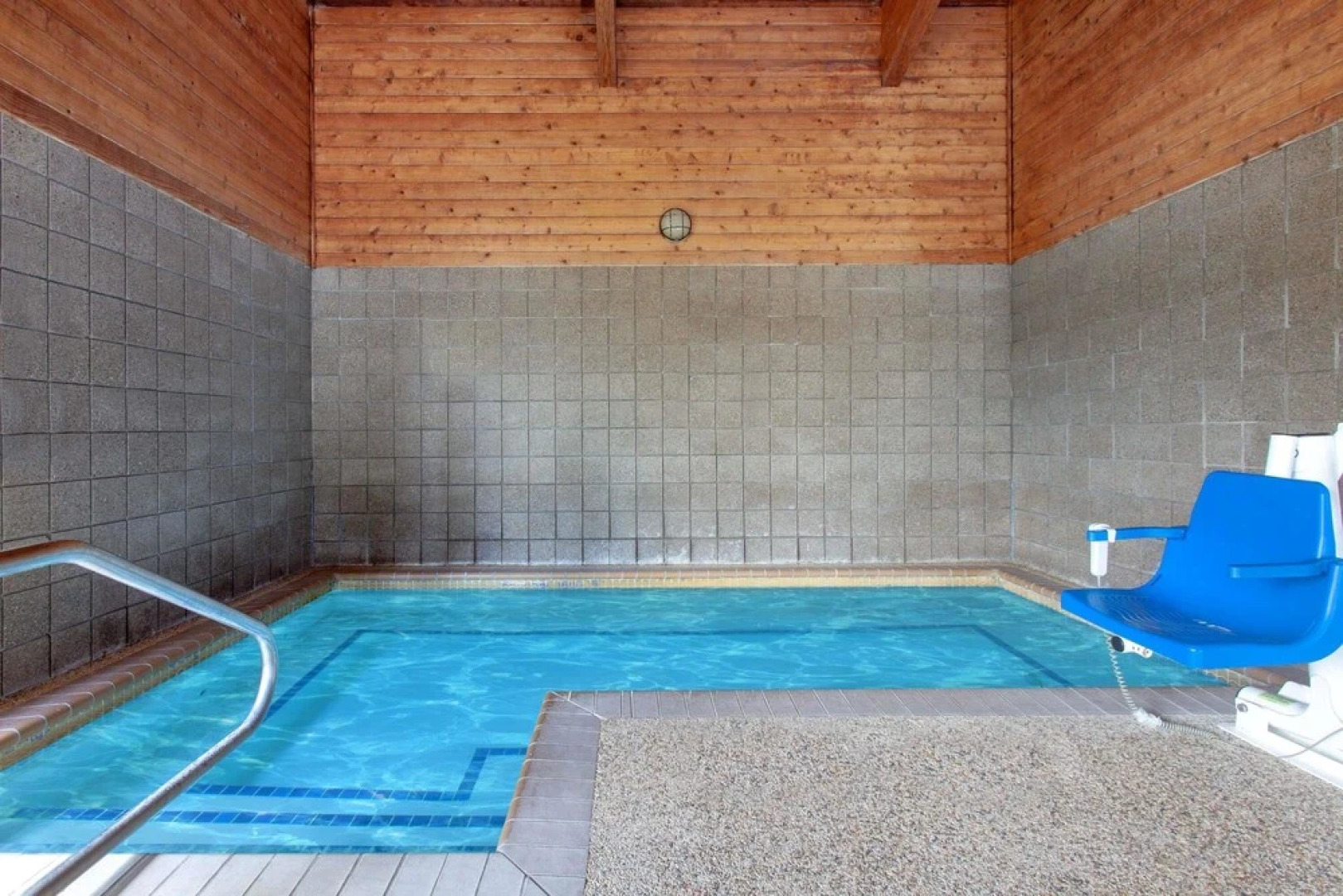 AmericInn by Wyndham Carlton