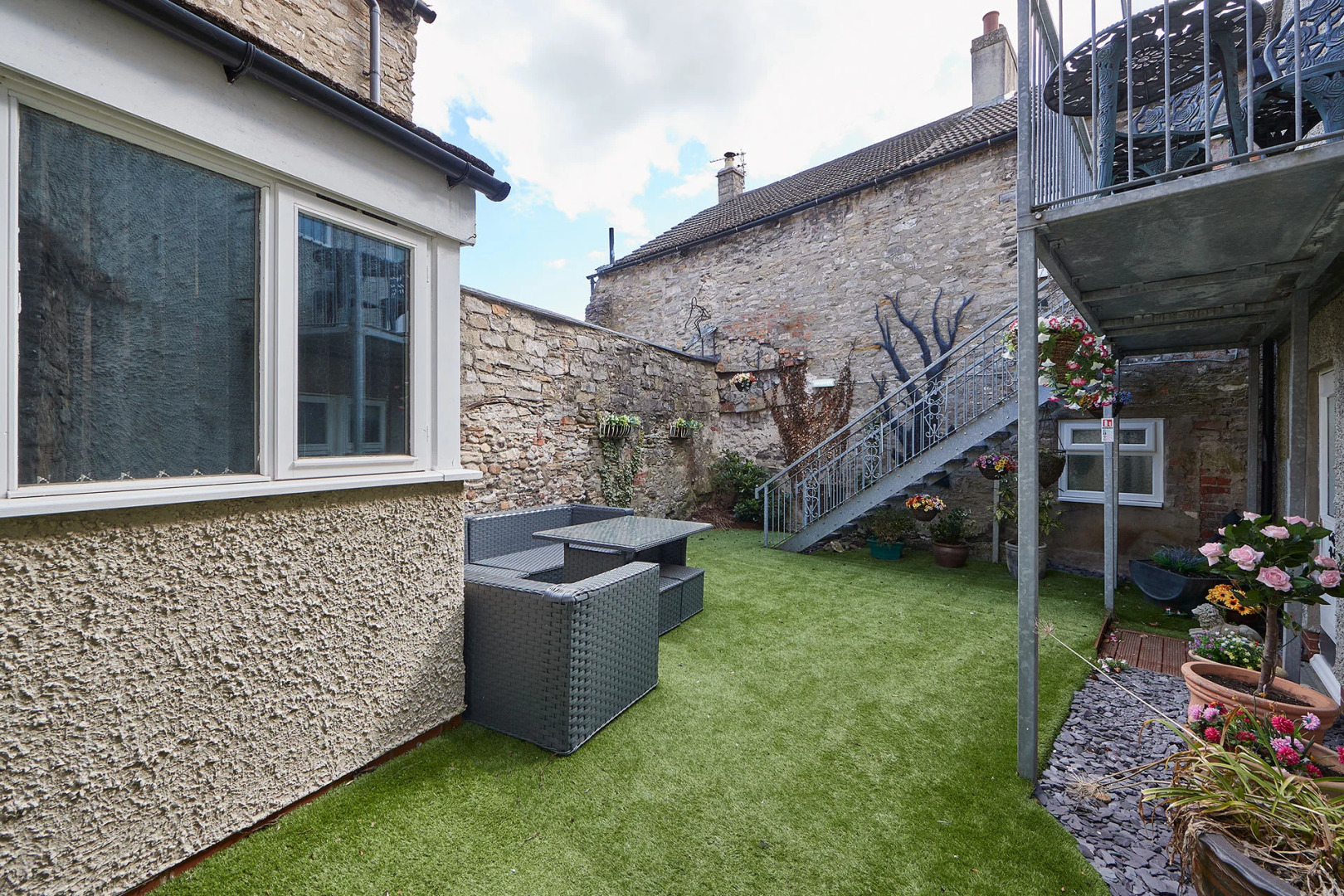 Host Stay Rosedale House