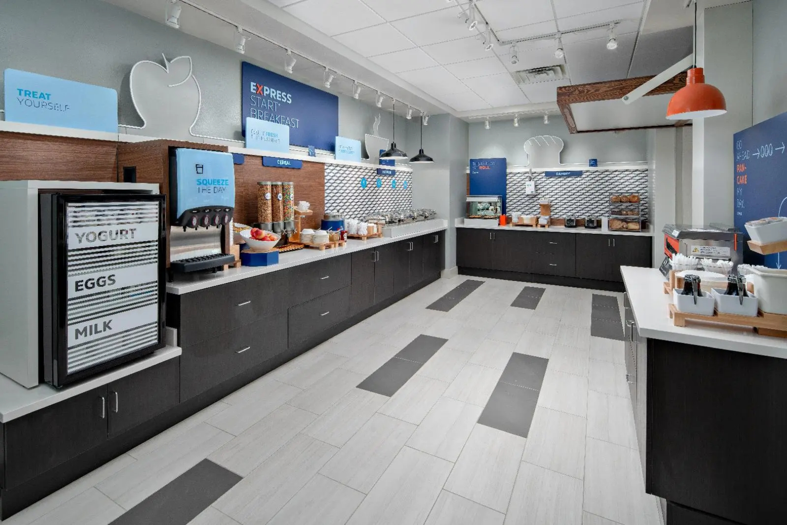 Holiday Inn Express & Suites Elkhorn - Lake Geneva Area by IHG