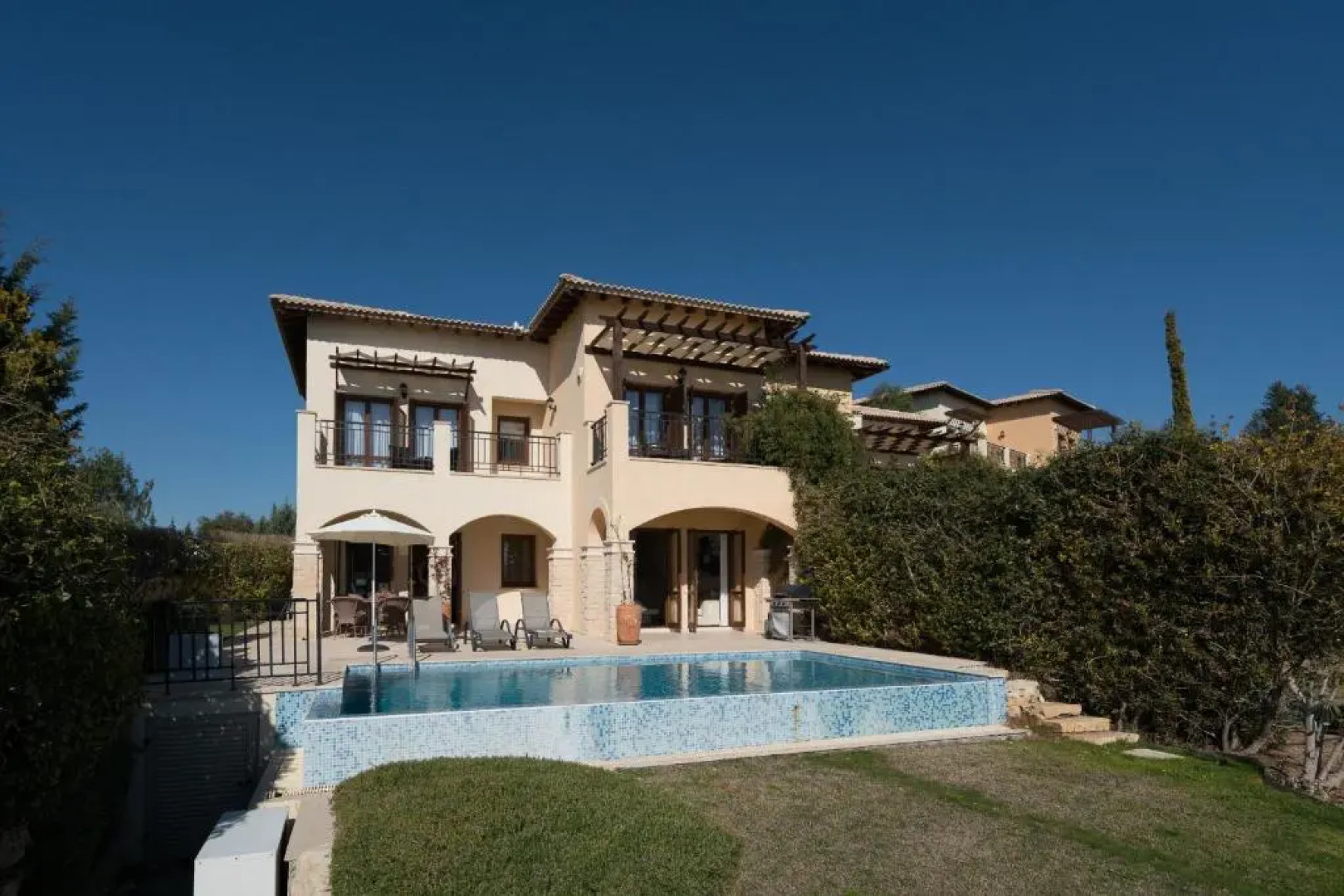 2 bedroom Villa Iremos with private pool and sea views, Aphrodite Hills Resort