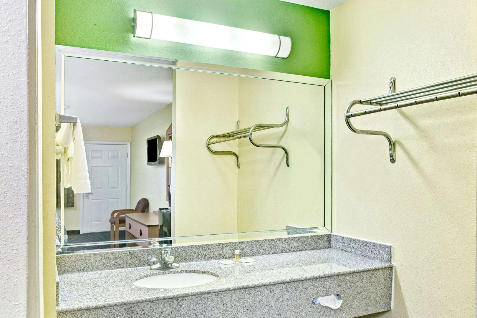 Days Inn by Wyndham Baytown Garth Road I10 East