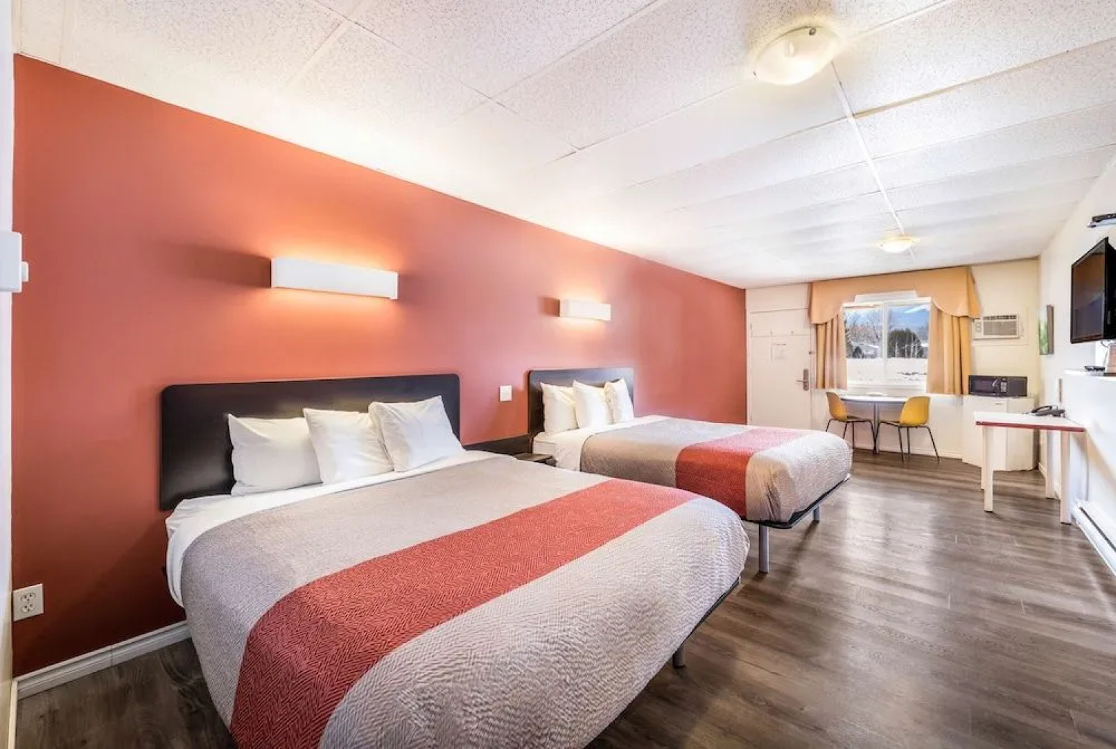 Revelstoke Gateway Inn