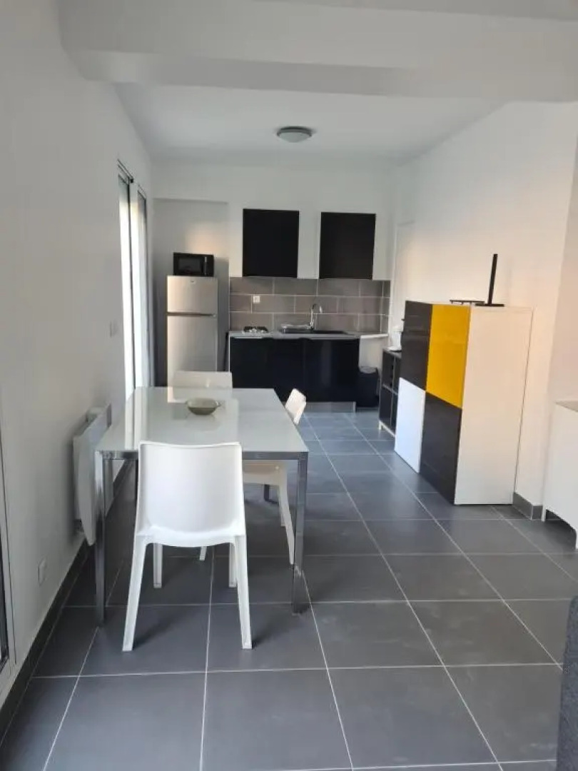 Grand studio avec jardin au calme