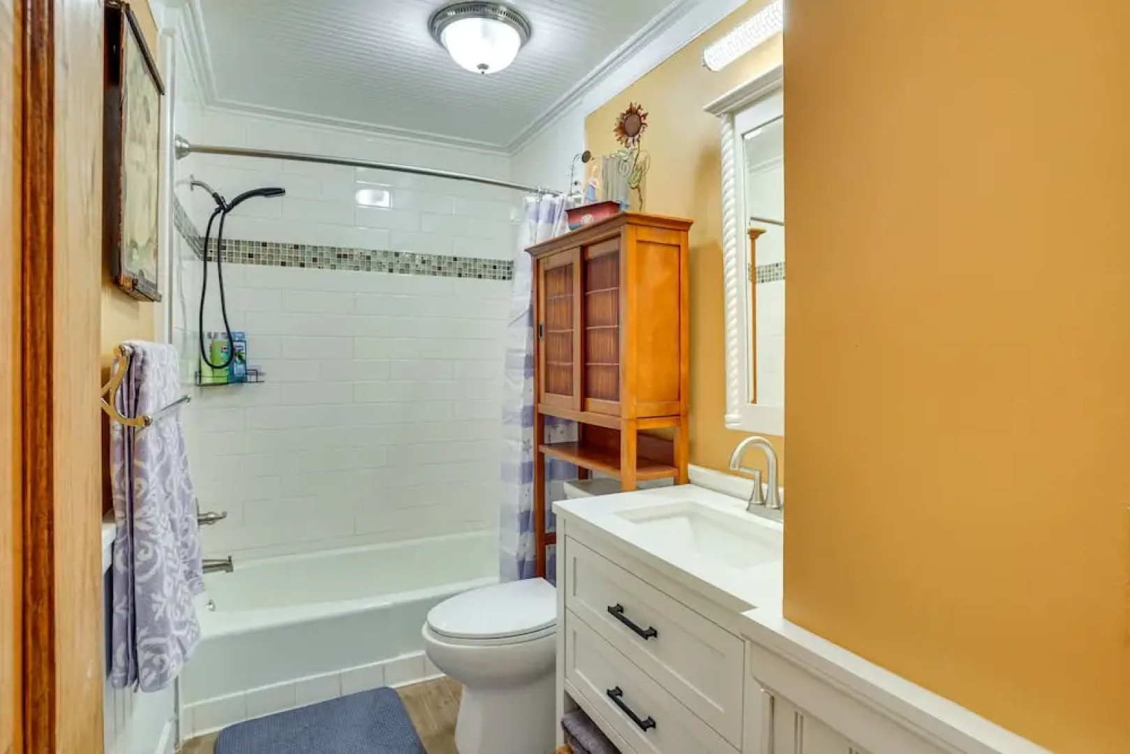 Charming Savage Home w/ Yard: 18 Mi to Minneapolis