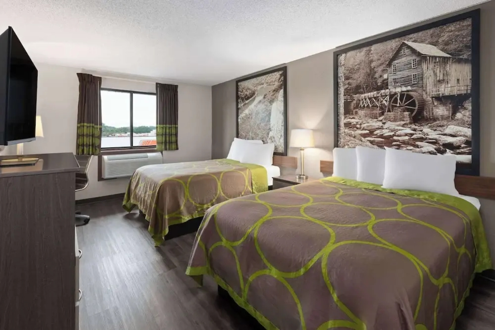 Super 8 by Wyndham Summersville/New River National Park