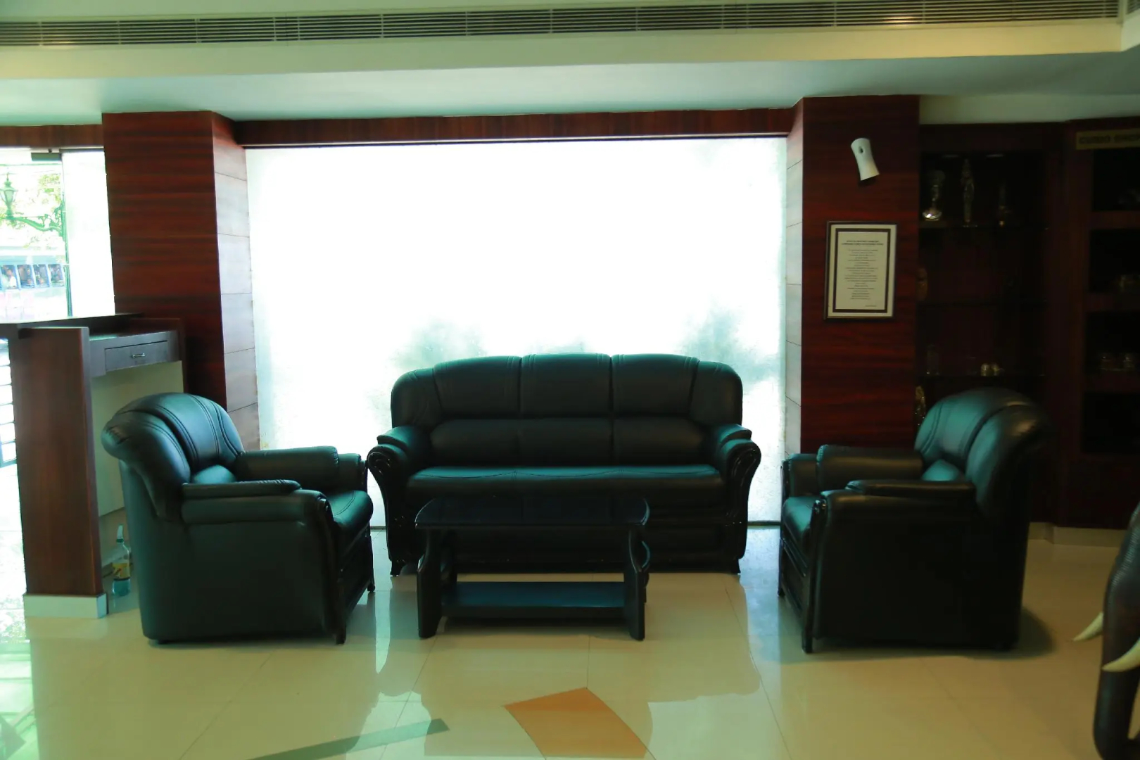 Hotel Kabani International