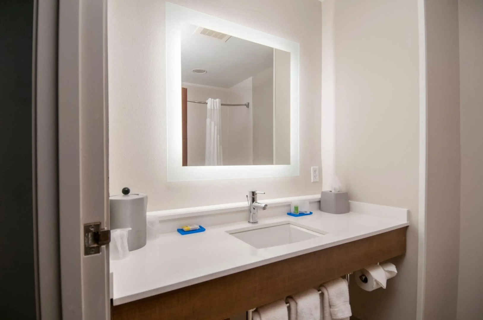 Holiday Inn Express & Suites Ocean Springs by IHG