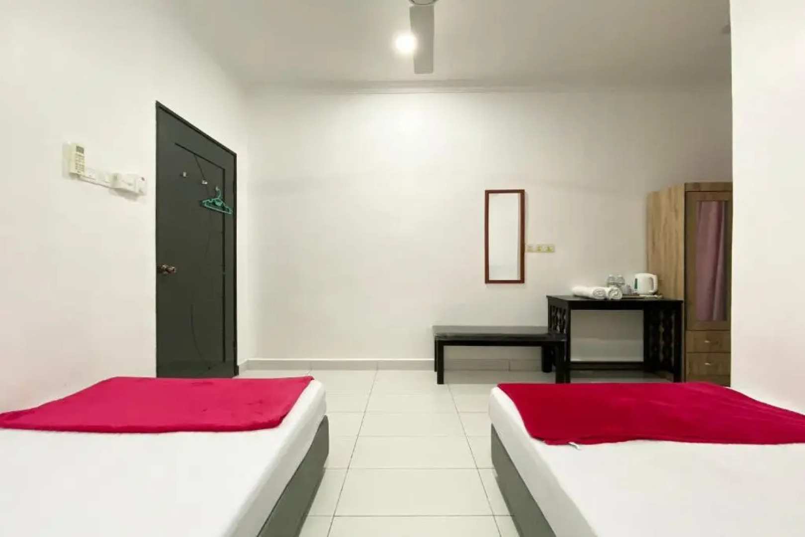 OYO 90230 Dh Residence