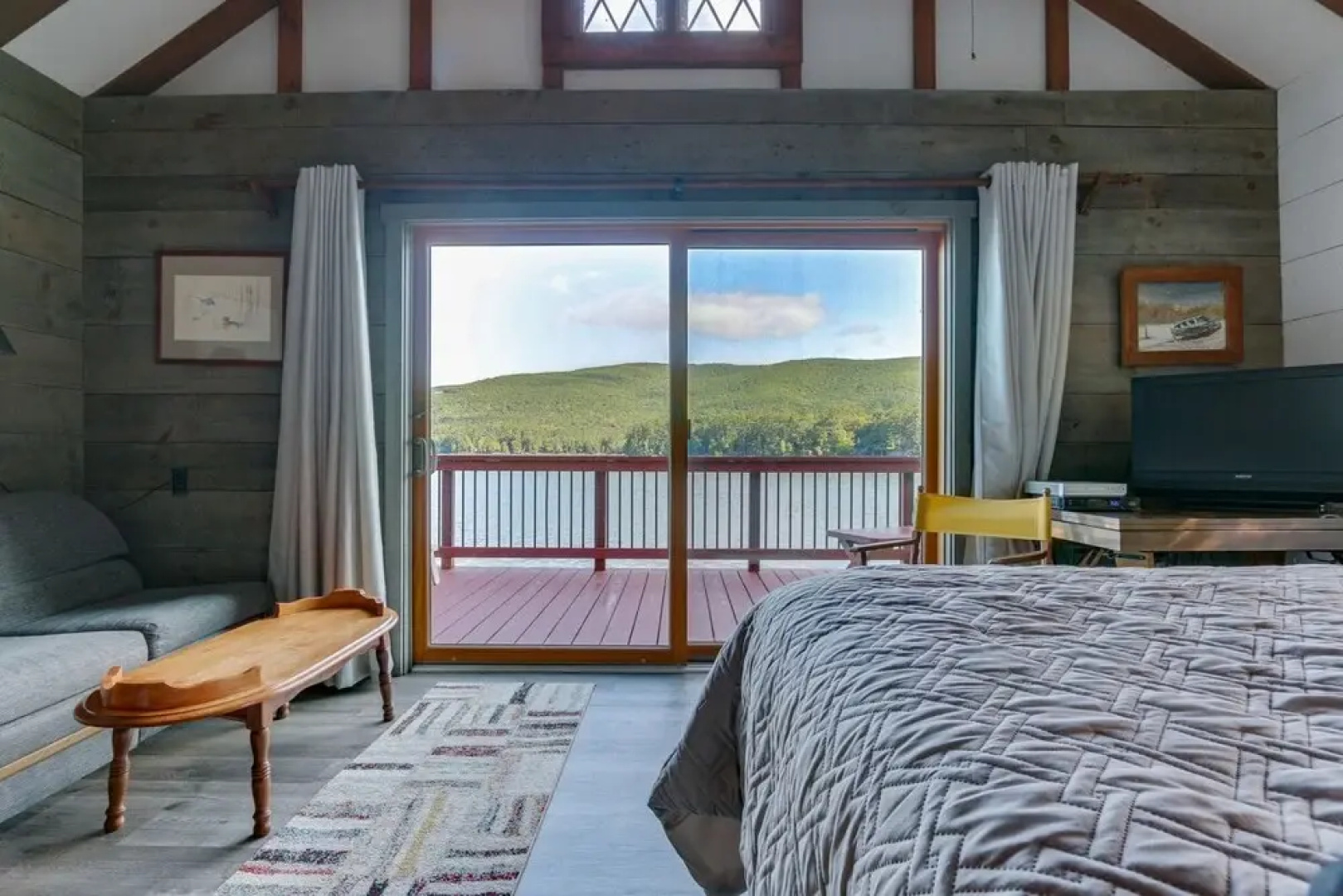 Beautiful Home in Moultonborough With