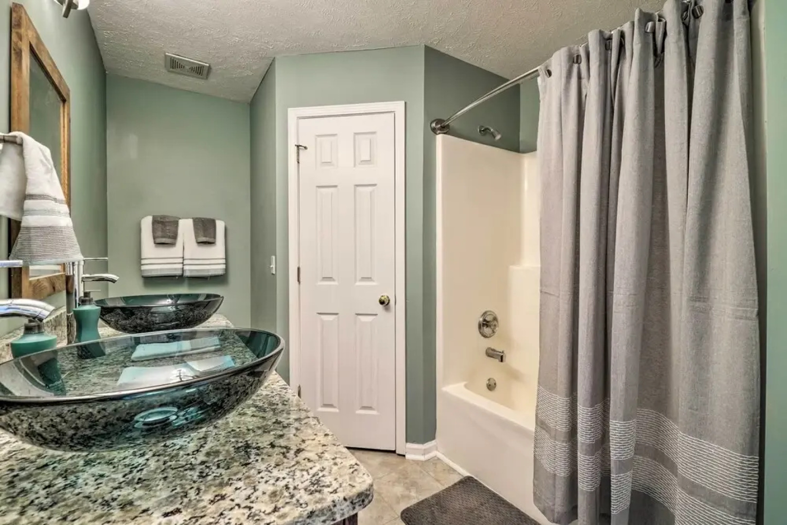 Suburban Getaway w/ Game Room, 19 Mi to Nashville!