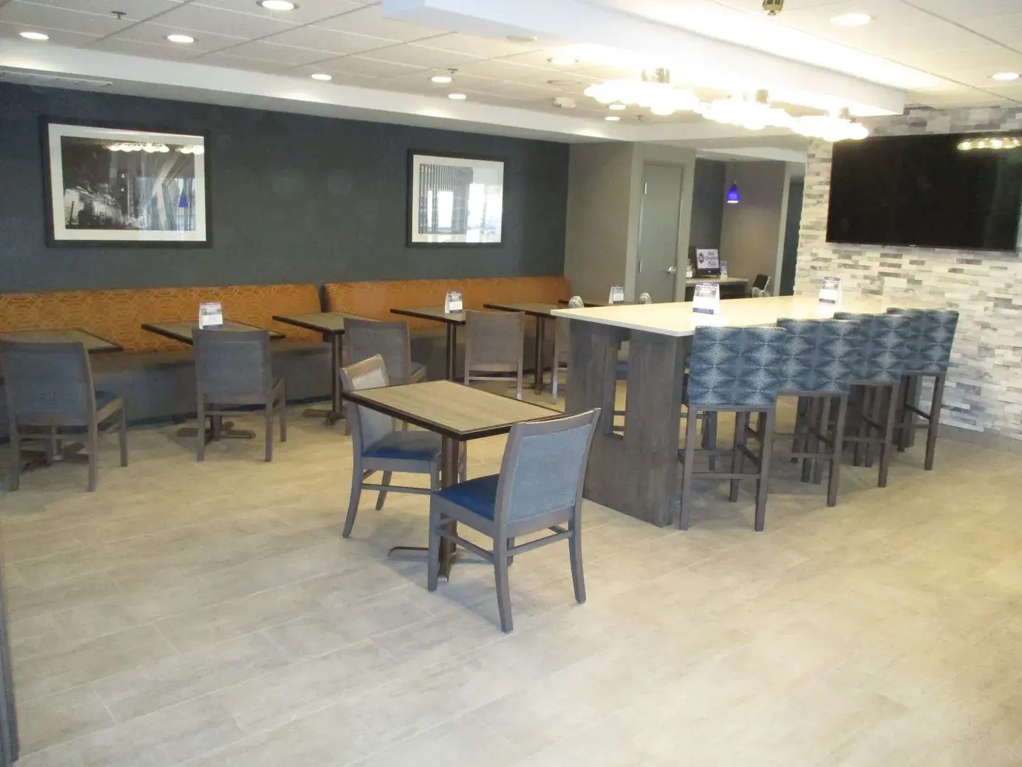 Country inn & Suites by Radisson Bolingbrook, I-55