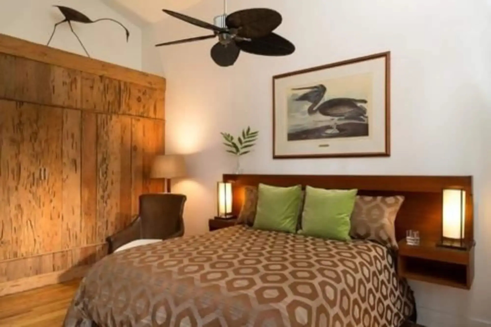 Black Dolphin Inn