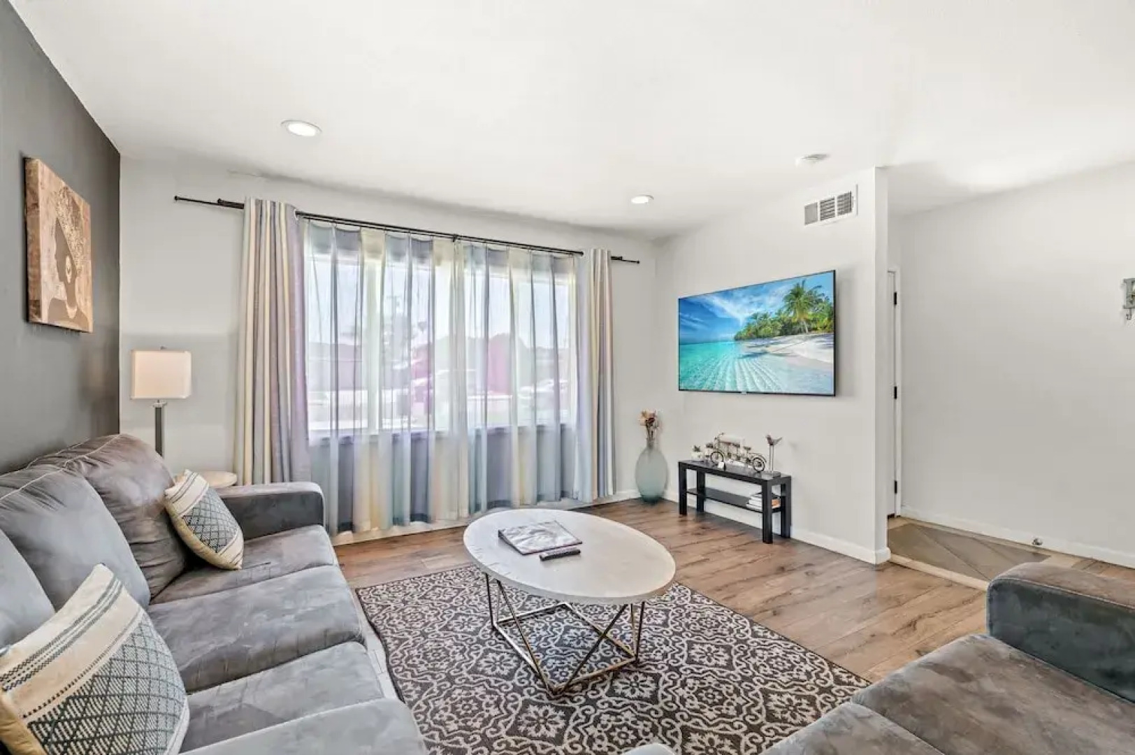 Spacious Family Friendly House in Central Location