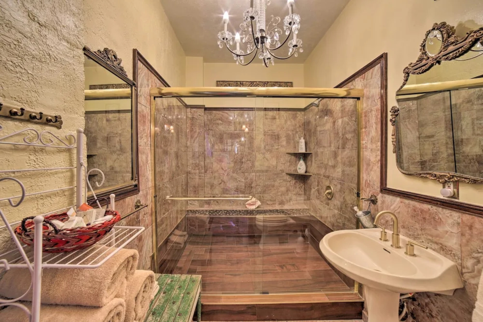 Vintage Apartment in Historic Downtown La Porte!