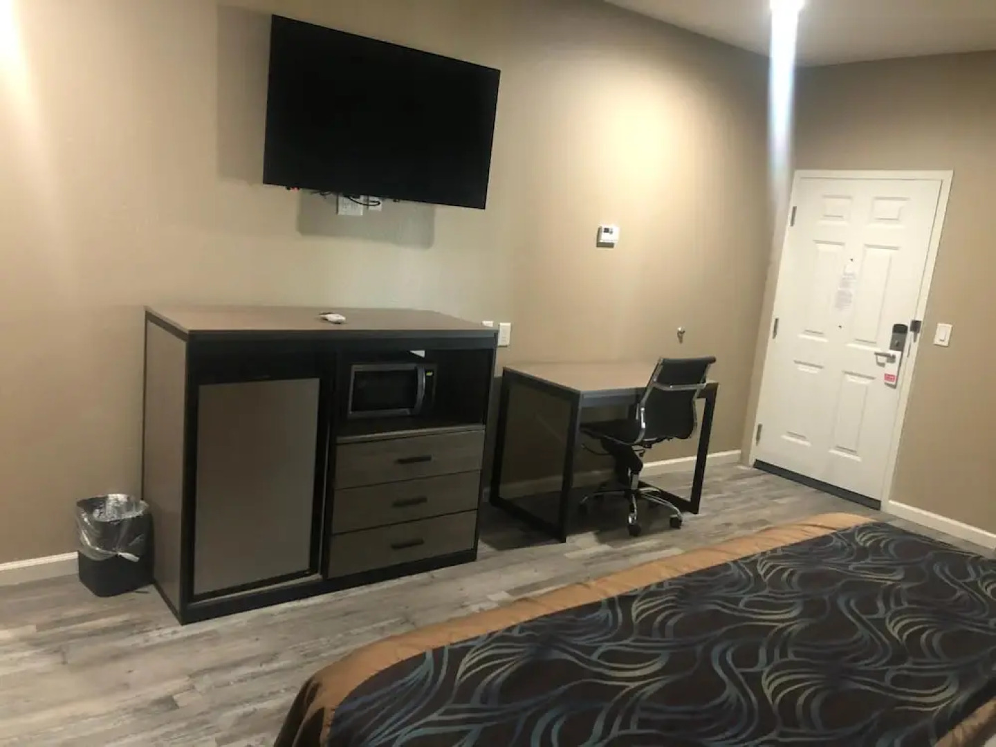 Budget Host Inn and Suites