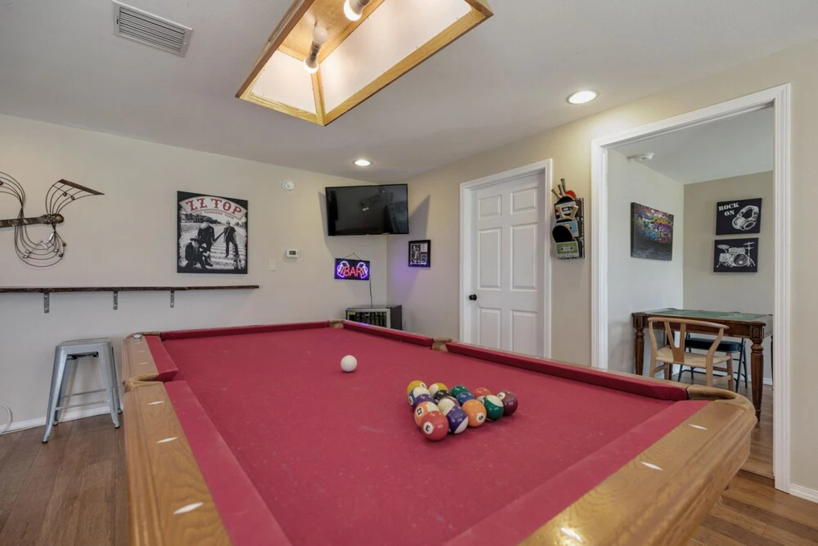 Gorgeous Luxury Bungalow W/hot Tub&fire Pit