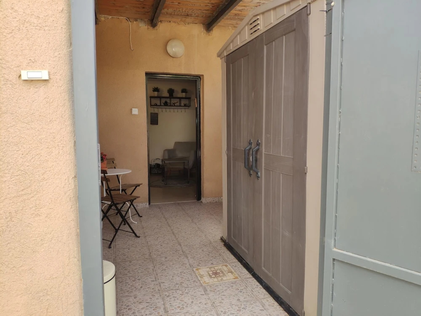 Private & Spacious Apt w Queen Beds PRKG