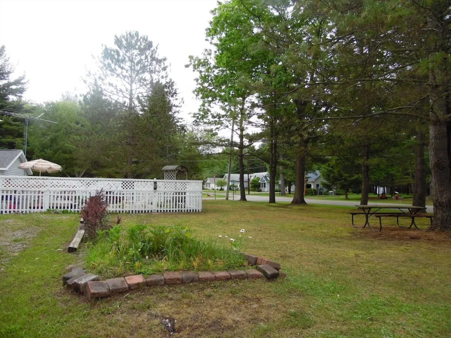 East Tawas Rustic Retreat - 3 Br Home