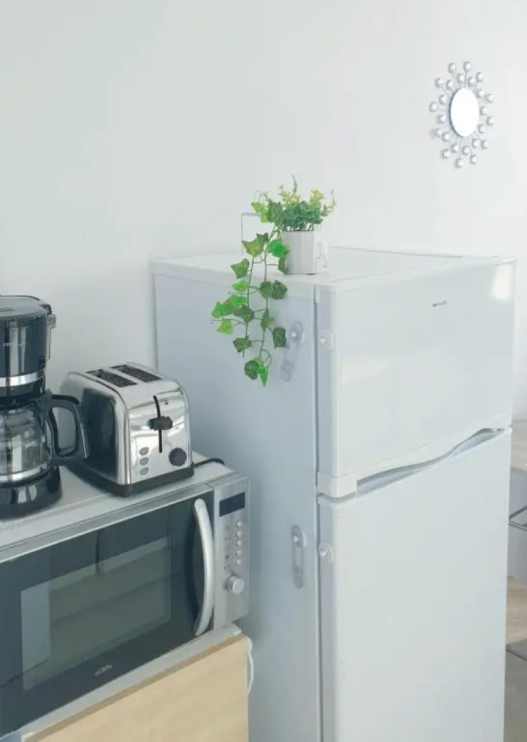 Chambre privée avec clé, WIFI dans appartement (SDB, WC, Cuisine, partagés)