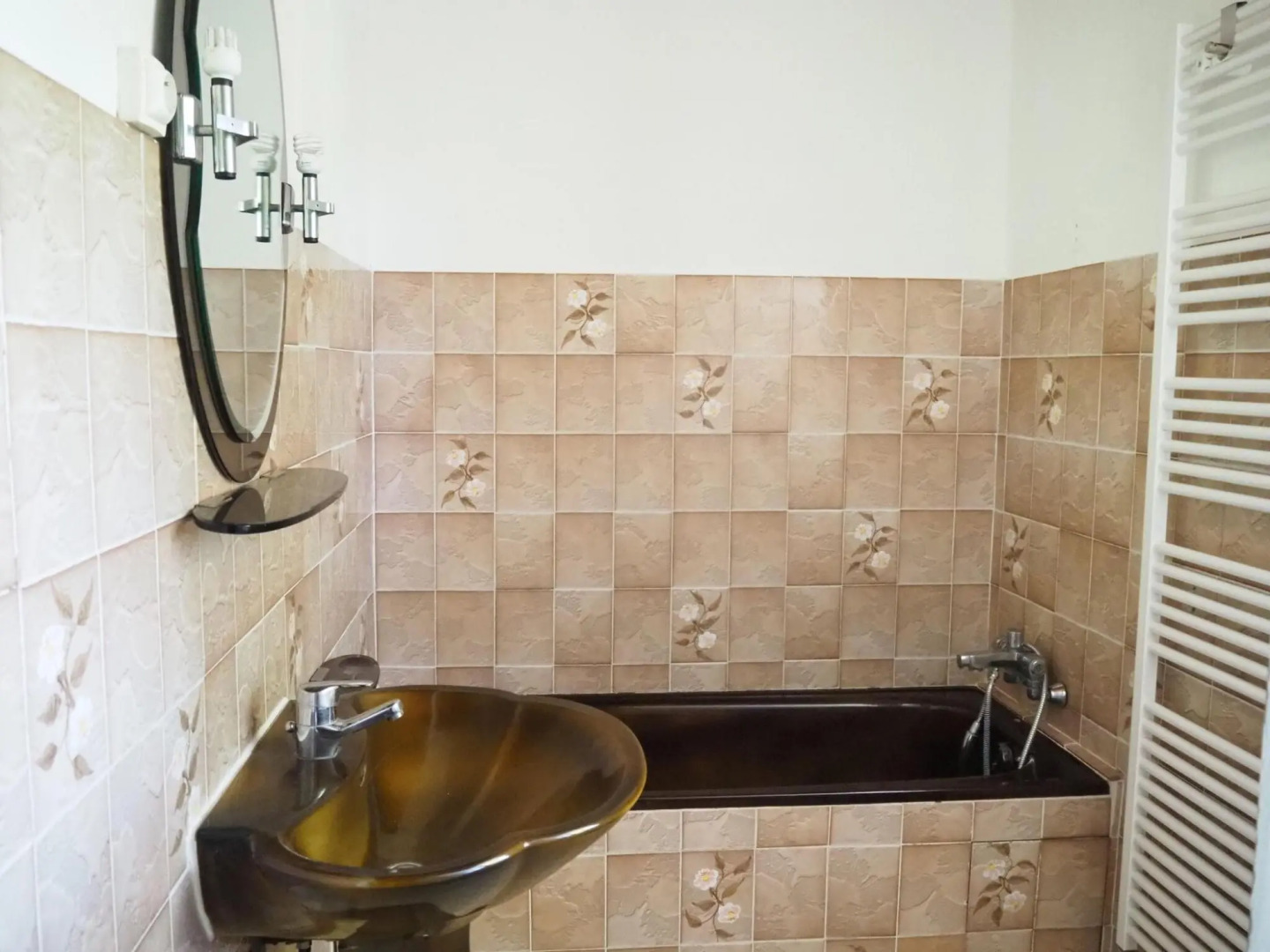 Charming Country House With Garden