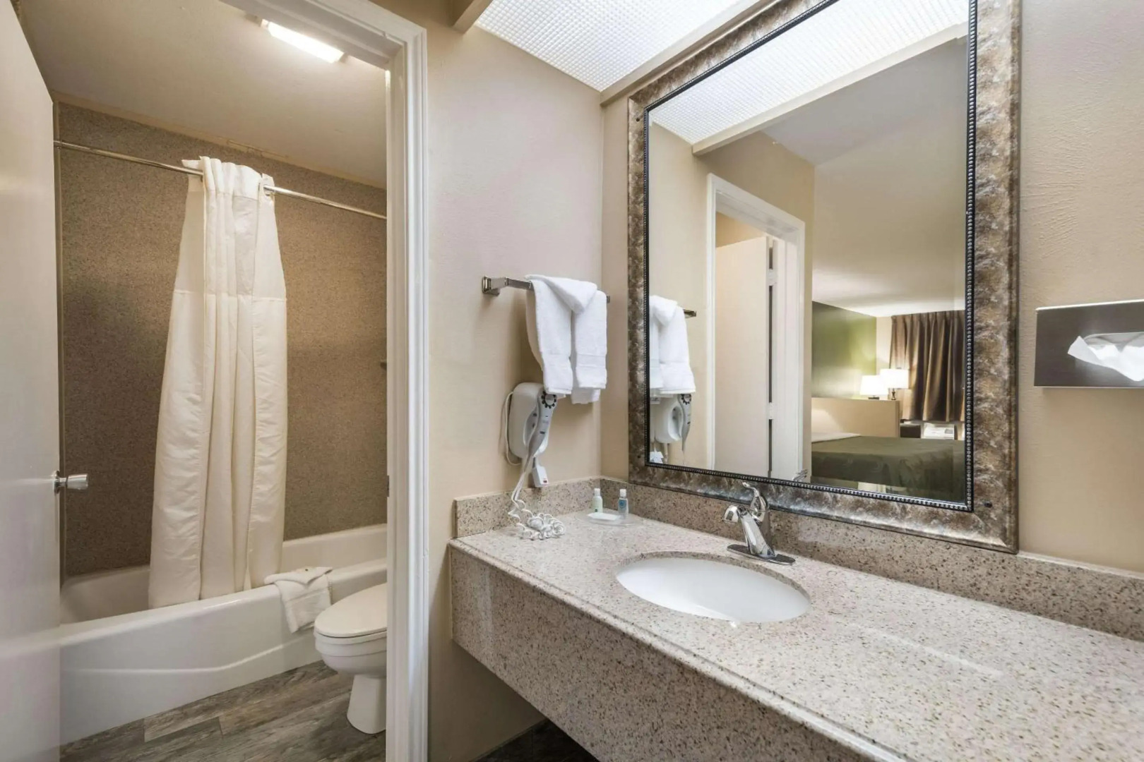 Quality Inn & Suites Garland - East Dallas