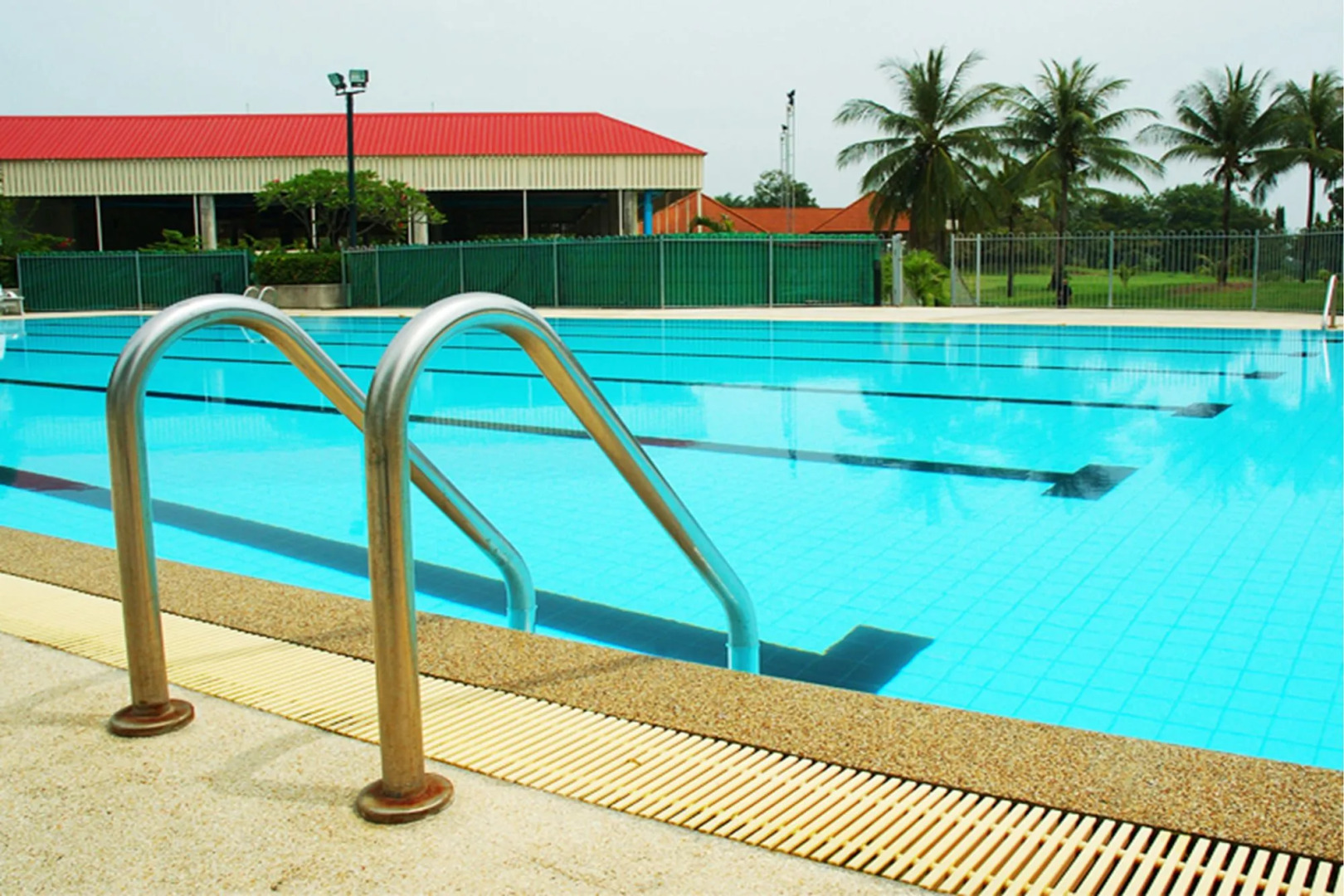 Seastar Hotel And Service Apartment