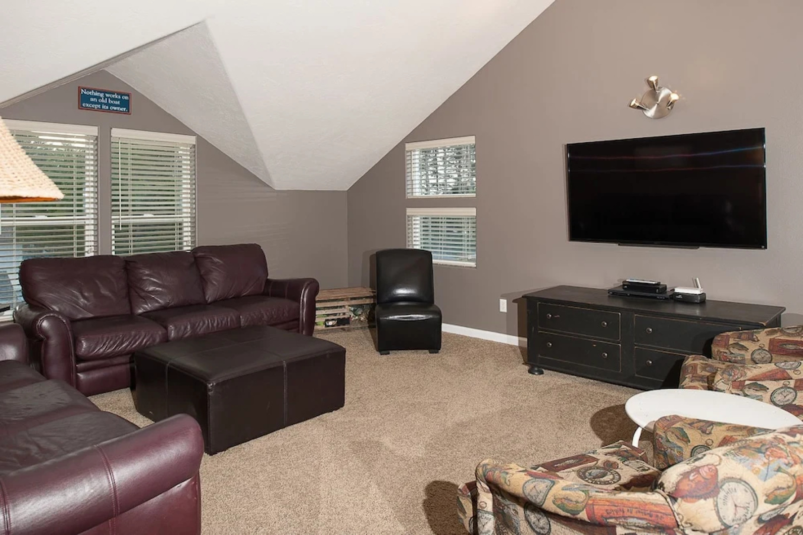 Browne's Beach n' Pad 3 Br home by RedAwning