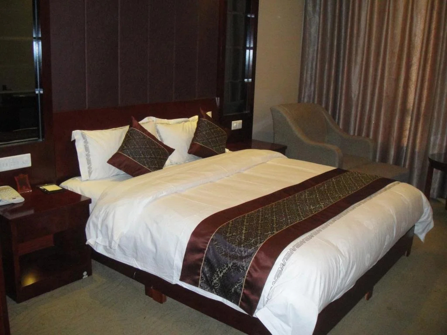 Dunhuang Han Tang Hotel