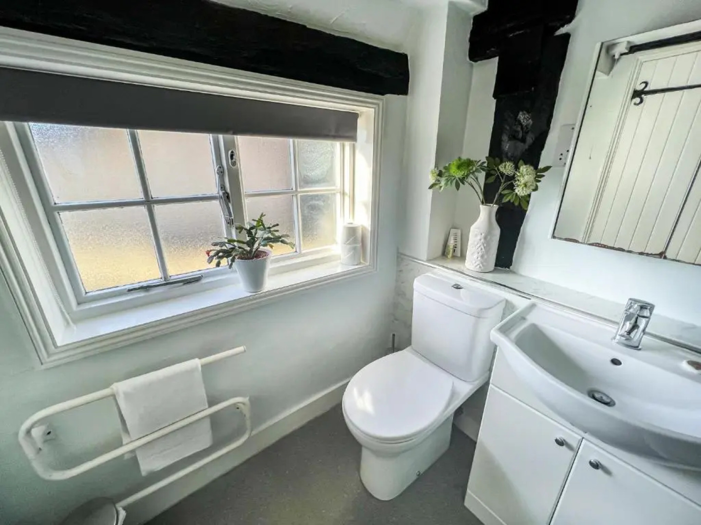 Victoria Cottage 3 Bedroom Grade 2 Listed Cottage Ref#421