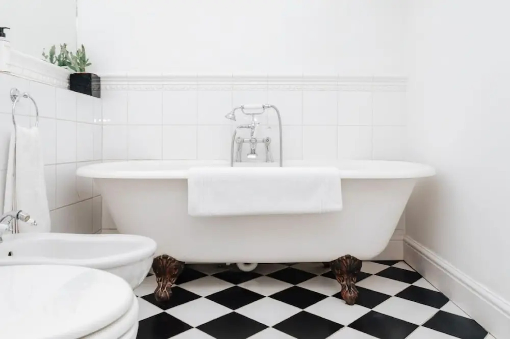 Wisteria House - Sleeps 11