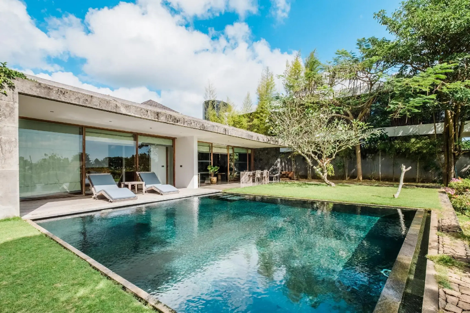 Jimbaran Balangan Beach Front Villa Nakar