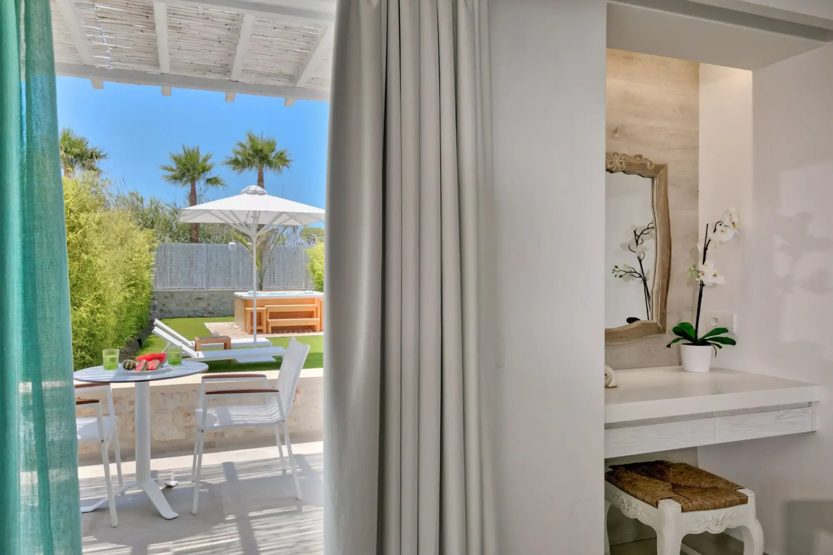 White Pearls Luxury Suites - Adults Only