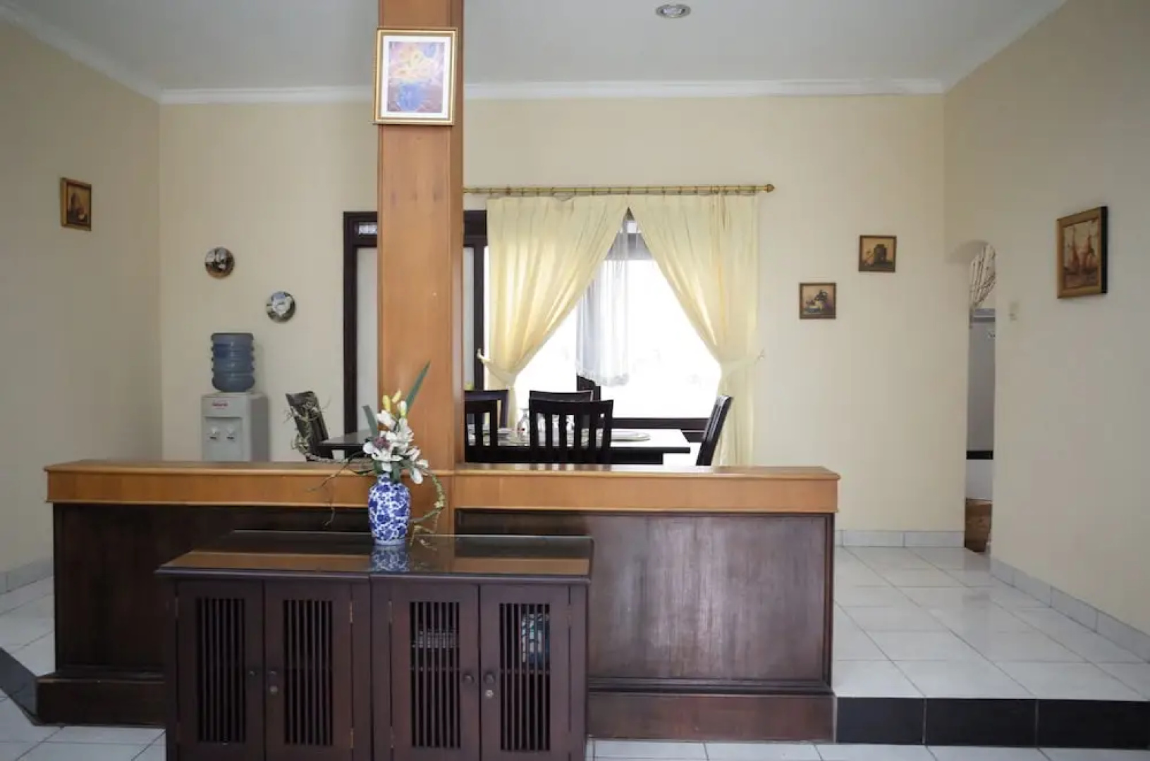 RedDoorz Plus @ Suryakencana Kota Sukabumi