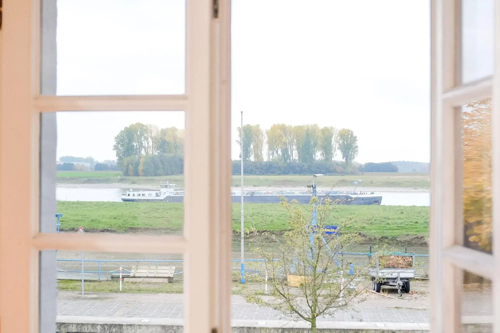 RheinRiver Guesthouse - Direkt am Rhein