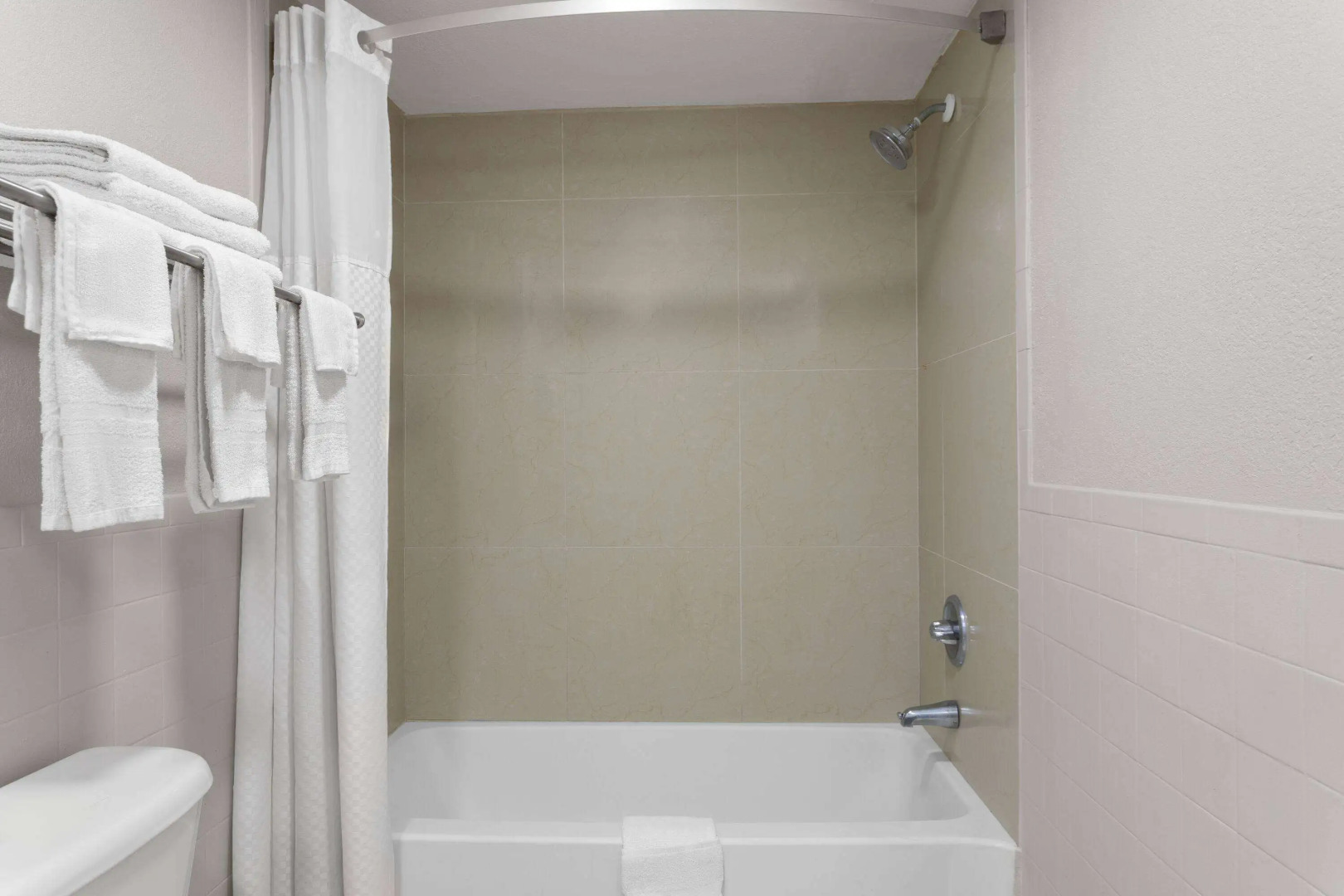 Days Inn by Wyndham St. Petersburg Central