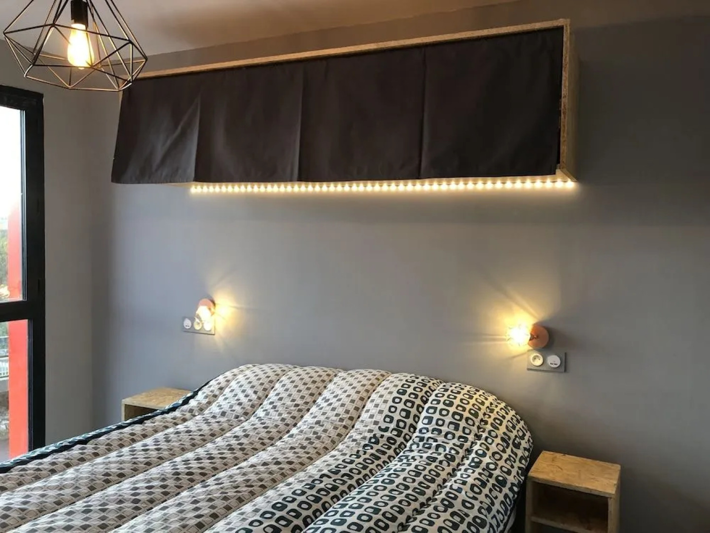 Share And Cheers Hostel